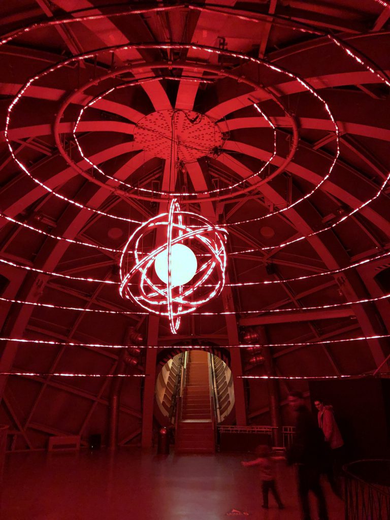 24 Stunden in Brüssel Atomium Lightshow
