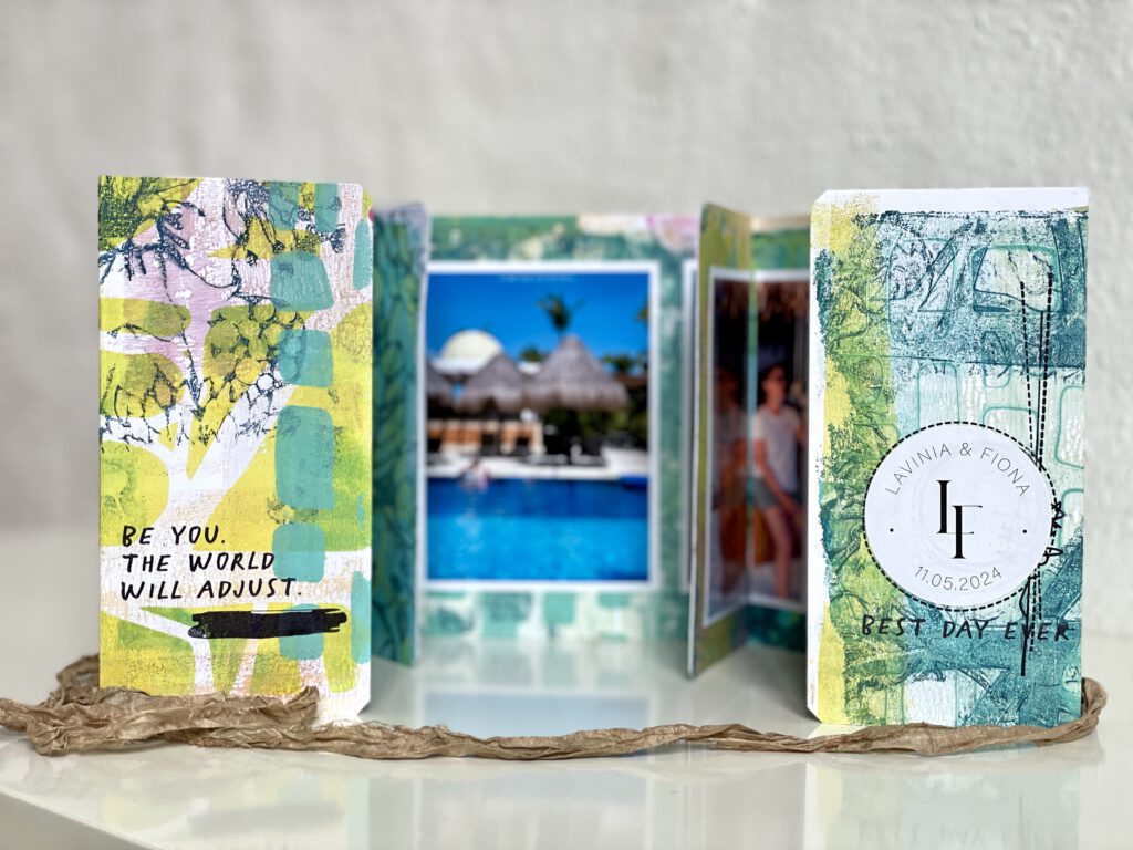 Mixed Media Gel Press Minibook Honeymoon mit Paper Artsy Farben
